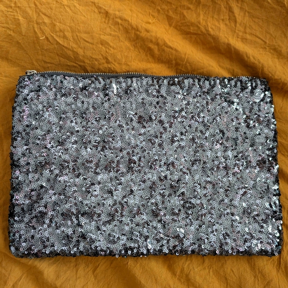 Elegant silver sequin clutch